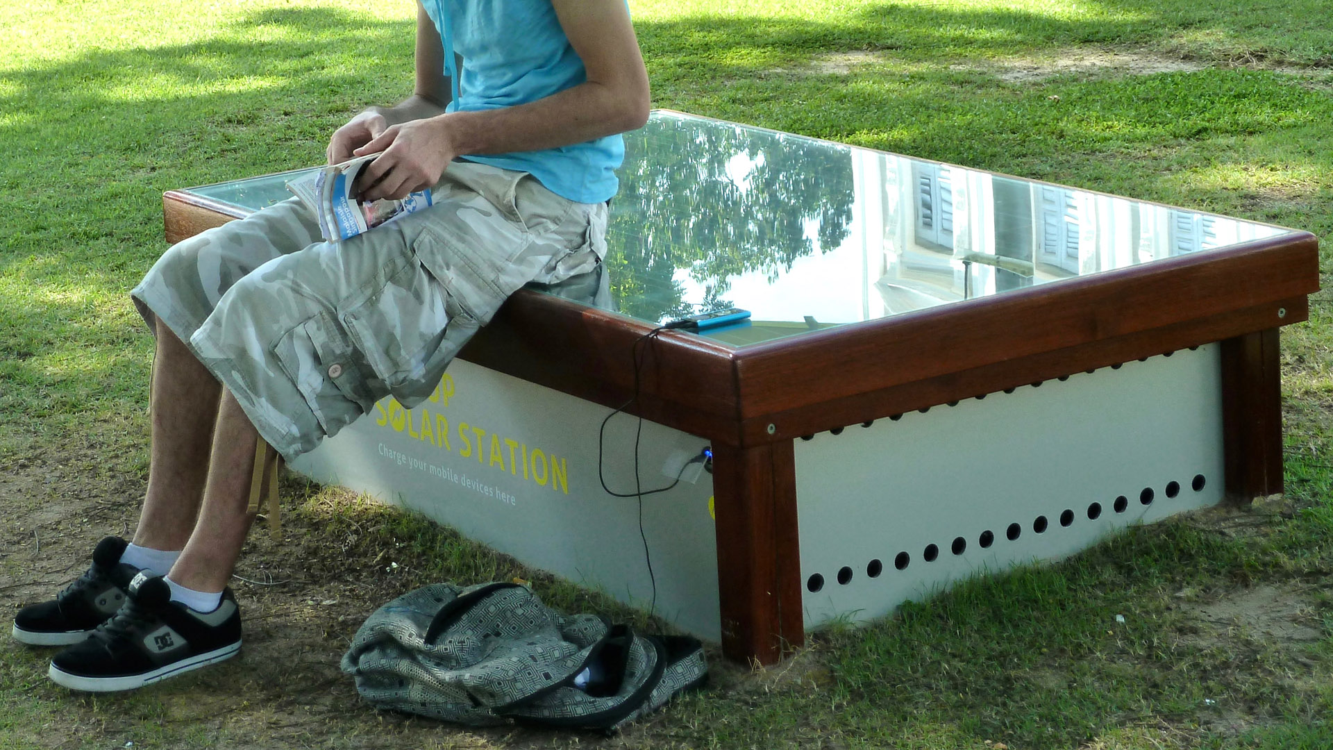 Suzann Victor, ‘Rainbow Circle’, 2013 (charging benches). Singapore Biennale 2013. Image courtesy of the artist.