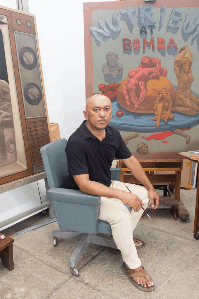 Alfredo Esquillo. Profile photo from Silverlens Galleries