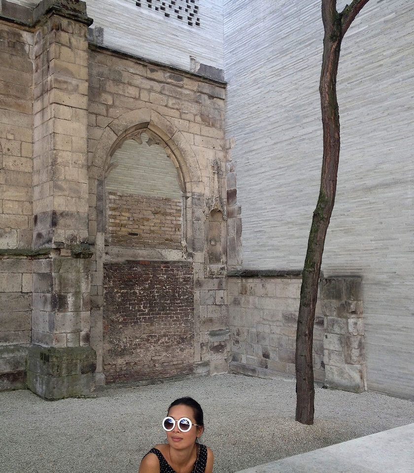 Duong Thuy Duong. Profile photo from the artist's website