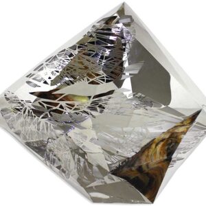 Melissa Tan, ‘Nephthys’, 2020, mirror finish stainless steel epoxy resin pigment 136x128.5x9cm. Photo courtesy RKFA and the artist.